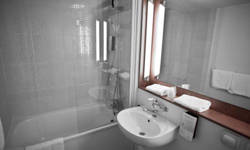 Campanile Hendaye - photo 1