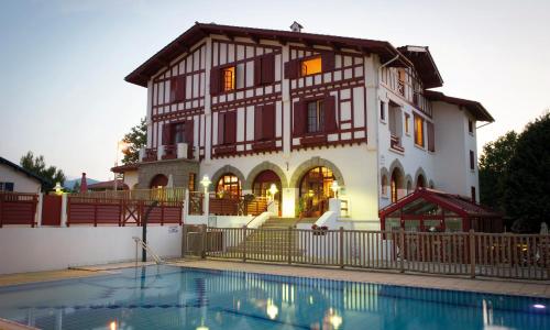 Hôtel & Résidence Vacances Bleues Orhoïtza - photo 2